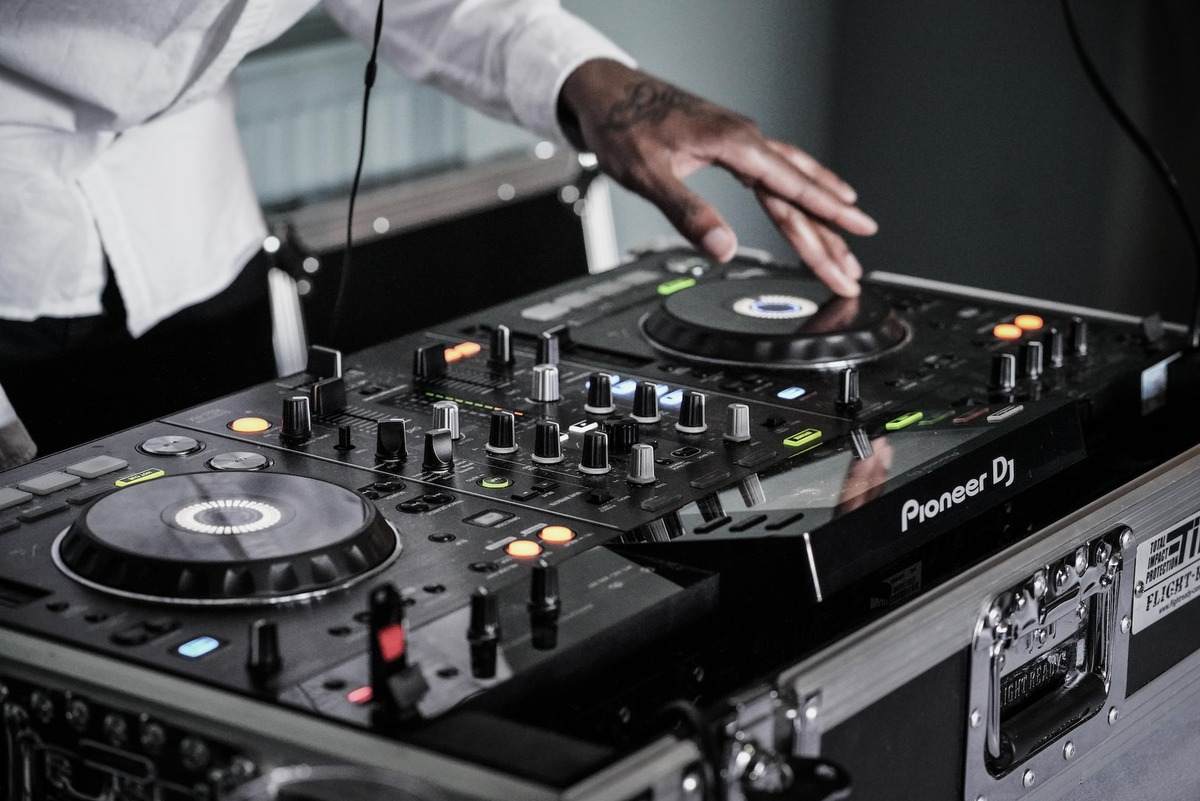 The Best DJ Classes Los Angeles